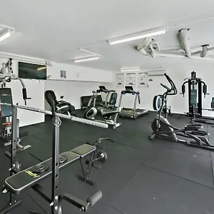 https://ground-floor-luxury-oceanfront-apartment.queenslandhotels.net